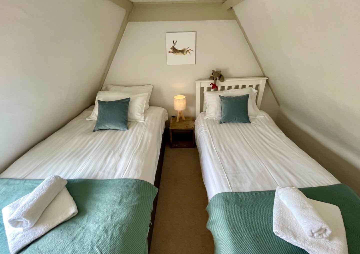 Elegant Oak Beamed House In Pretty Village - Cambridge Homehost Buckden  المظهر الخارجي الصورة