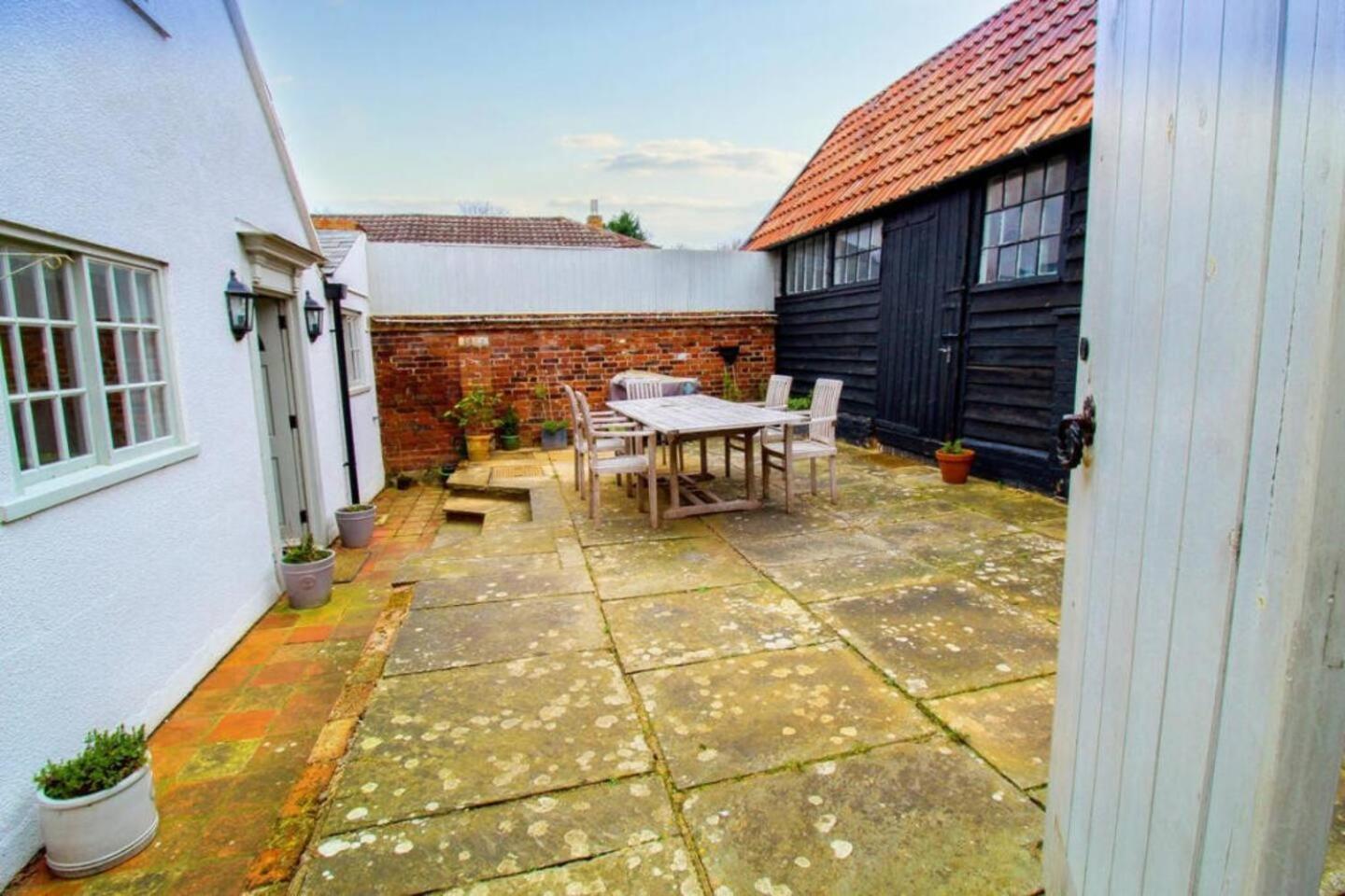 Elegant Oak Beamed House In Pretty Village - Cambridge Homehost Buckden  المظهر الخارجي الصورة