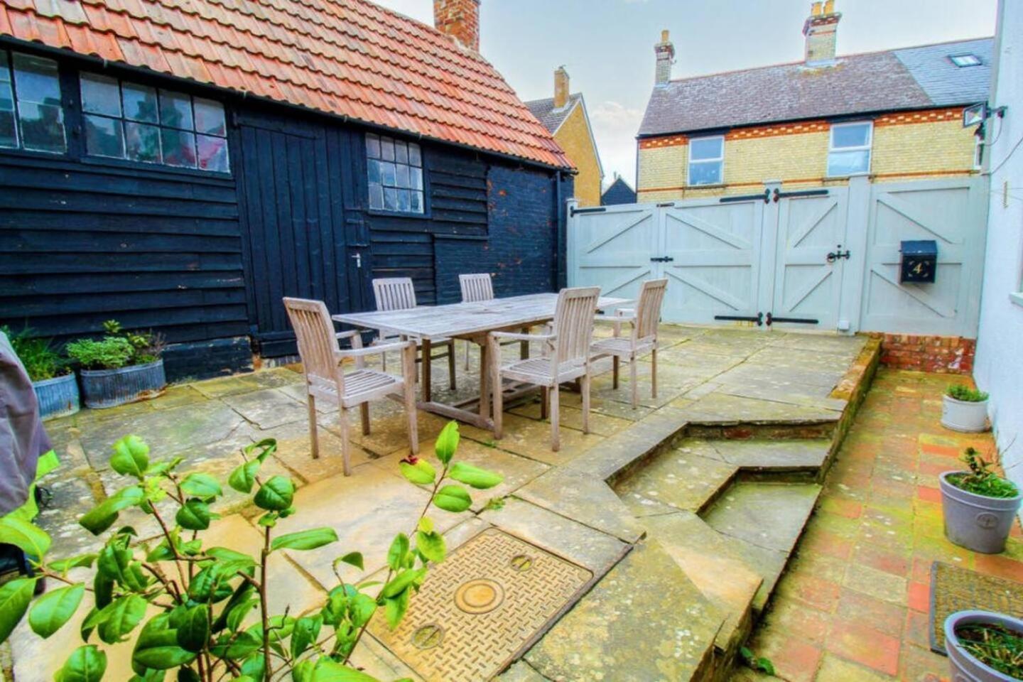 Elegant Oak Beamed House In Pretty Village - Cambridge Homehost Buckden  المظهر الخارجي الصورة