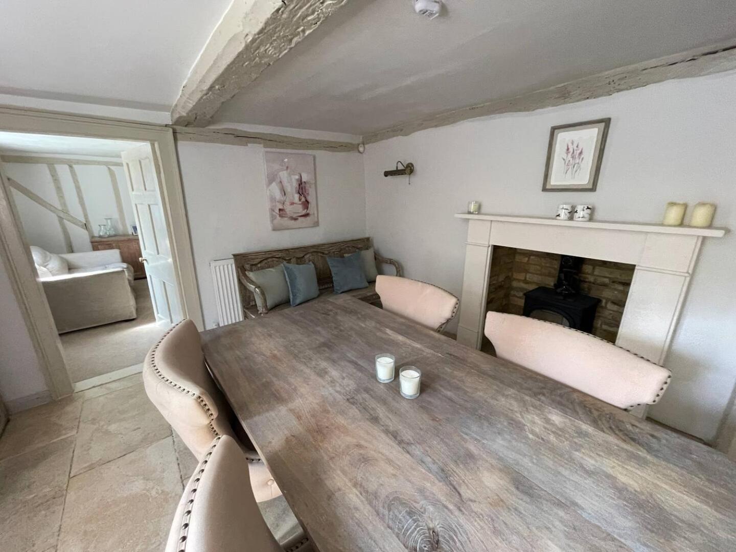 Elegant Oak Beamed House In Pretty Village - Cambridge Homehost Buckden  المظهر الخارجي الصورة